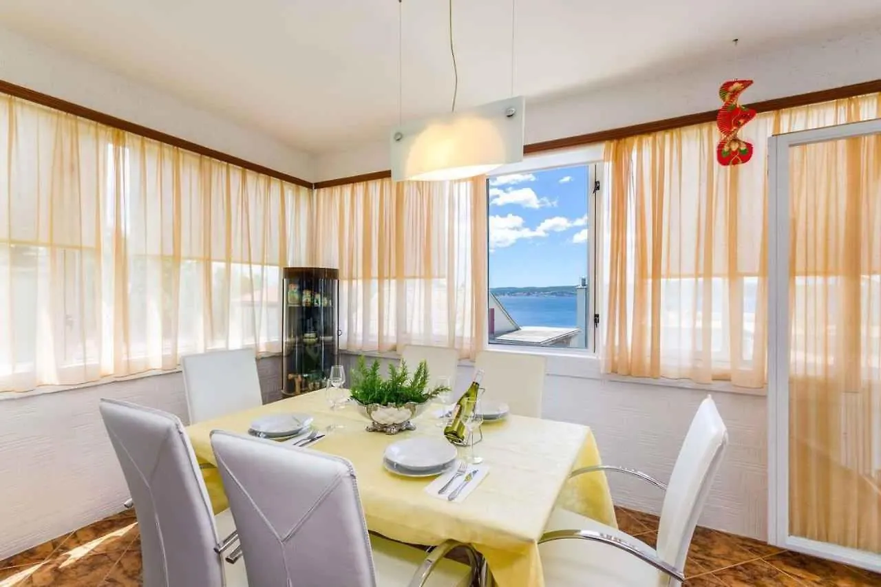 Apartments In Crikvenica 39424