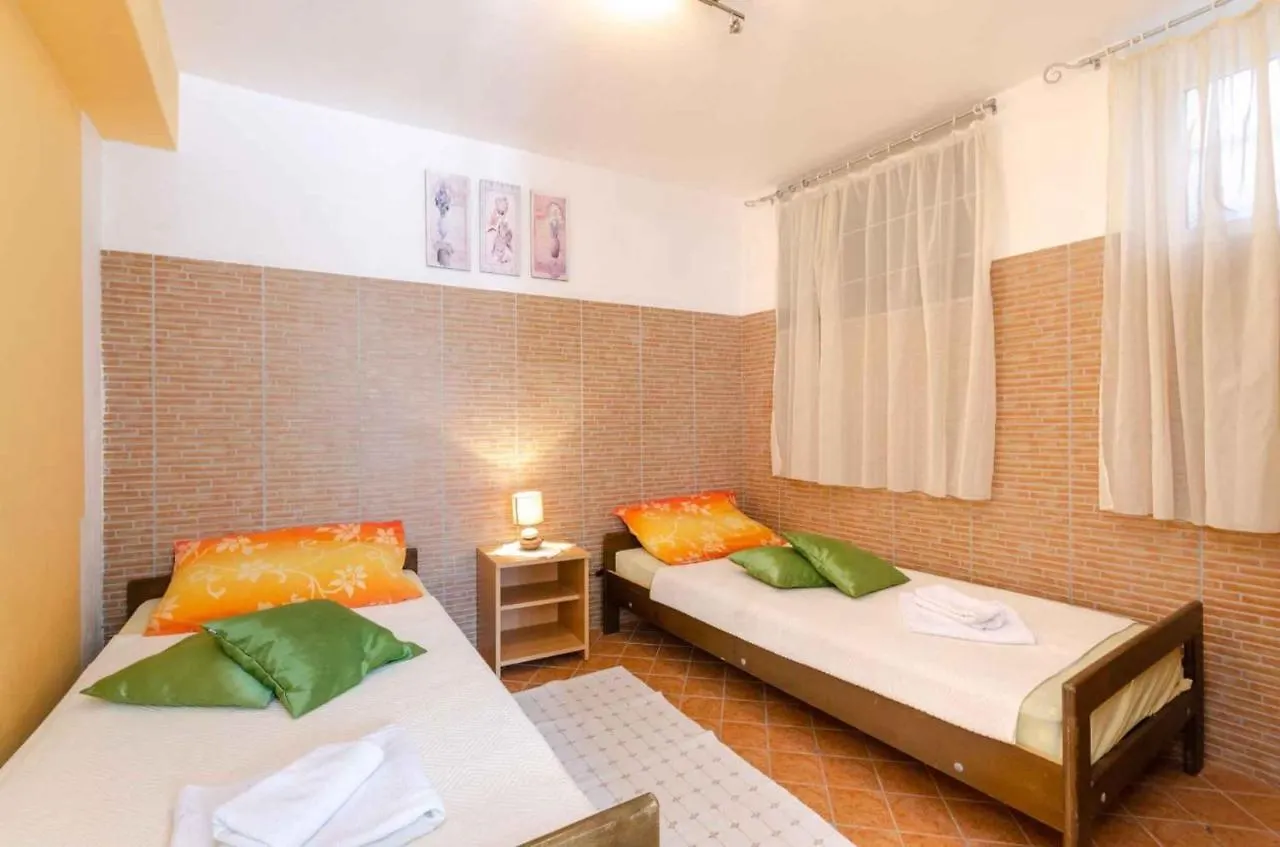 Apartments In Crikvenica 39424