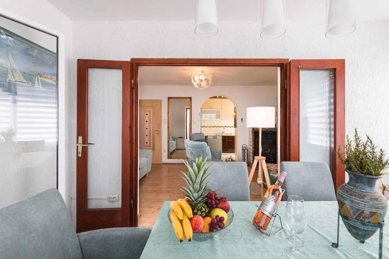 Apartments In Crikvenica 39424